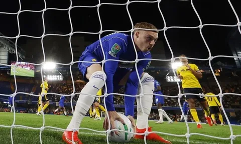 Chelsea thắng điên rồ sau màn tự làm khó mình ở Carabao Cup