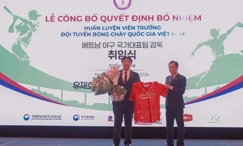 Đội tuyển bóng chày Việt Nam có huấn luyện viên trưởng người Hàn Quốc