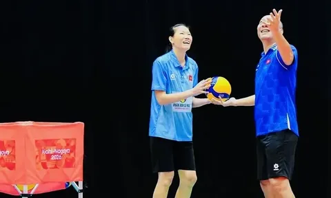 ASIAD 20: Đội tuyển bóng chuyền nữ Việt Nam có buổi tập đầu tiên