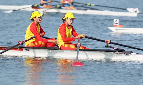 Đánh bại đối thủ Hàn Quốc nghẹt thở, Tú Uyên và Bích Ngọc đoạt huy chương đồng thứ hai cho Rowing Việt Nam tại ASIAD 20
