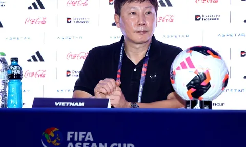 Huấn luyện viên Kim Sang-sik: “Tôi tiếc nuối vì Việt Nam không thể ghi bàn vào lưới Thái Lan”