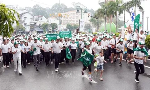Thành phố Hồ Chí Minh: Hơn 1.000 người tham gia hưởng ứng chương trình “Toàn dân tập luyện thể dục thể thao”