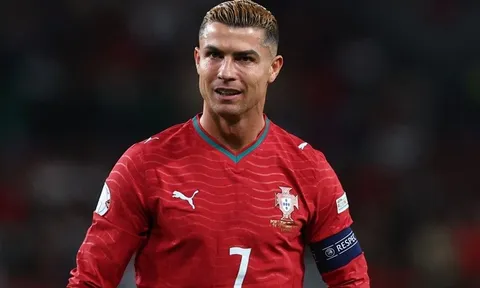 Huấn luyện viên đội tuyển Bồ Đào Nha mở cửa trở lại với Cristiano Ronaldo