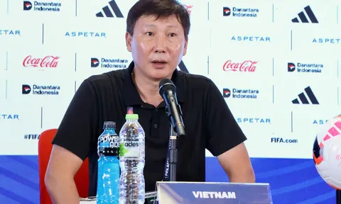Huấn luyện viên Kim Sang-sik thất vọng với trận thua Malaysia