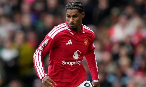 Man United "tan hoang" lực lượng, Barcelona đau đầu vì quỹ lương