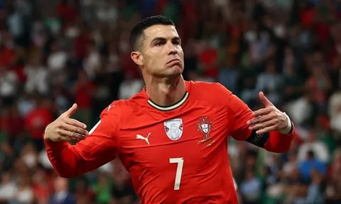 Cristiano Ronaldo tố huấn luyện viên Jesus 2 lần thất hứa