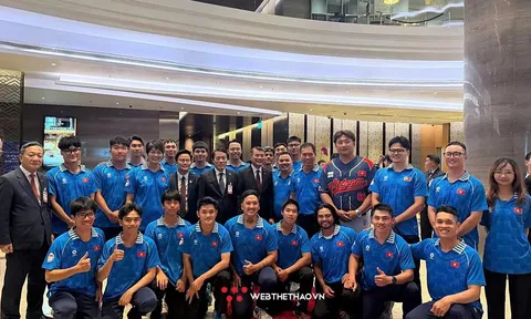 Thủ tướng Chính phủ Lê Minh Hưng động viên đội tuyển bóng chày Việt Nam đang dự Giải Dream Cup