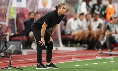 Huấn luyện viên Filipe Luis đứng trước cơ hội lật đổ PSG tại Ligue 1