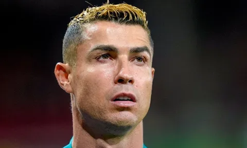 Ronaldo bị treo giò 30 ngày, sắp trở thành đồng sở hữu Al Nassr