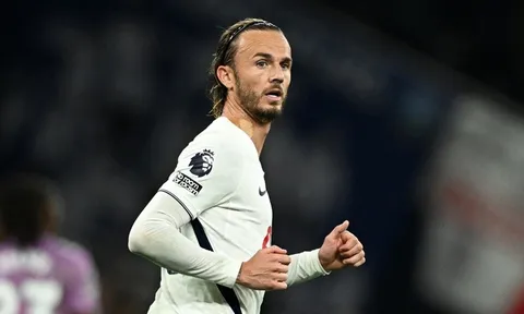Tottenham giải hạn, Bayern Munich đối mặt bài toán giữ chân Olise