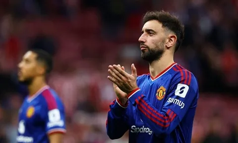Man United không tước băng đội trưởng của Bruno Fernandes giữa khủng hoảng