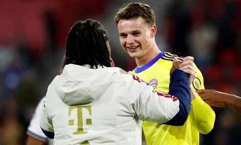 Bayern Munich đòi lại ngôi đầu Bundesliga, Man United chìm trong khủng hoảng
