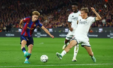 Mbappe lập cú đúp, Real Madrid đánh bại Barcelona