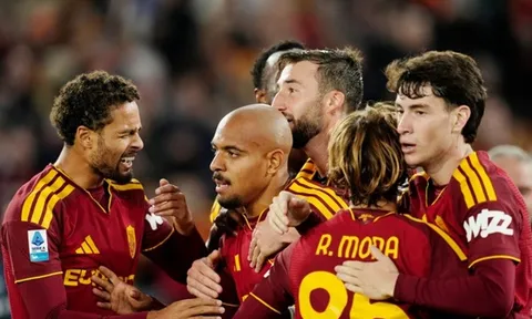 Lazio và AS Roma tạo nên bất ngờ lớn ở cuộc đua vô địch Serie A