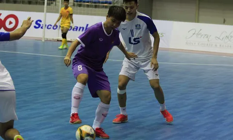 Đội tuyển futsal nữ Việt Nam thi đấu trận giao hữu cuối cùng với đội trẻ nam Thái Sơn Bắc