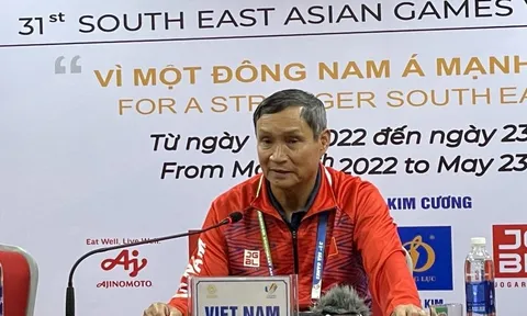 Huấn luyện viên Mai Đức Chung: "Chiến thắng này như món quà trước ngày sinh nhật Bác"