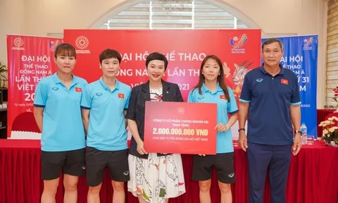 Thêm 2 tỷ đồng "tiếp lửa" cho các nữ "Chiến binh Sao Vàng"