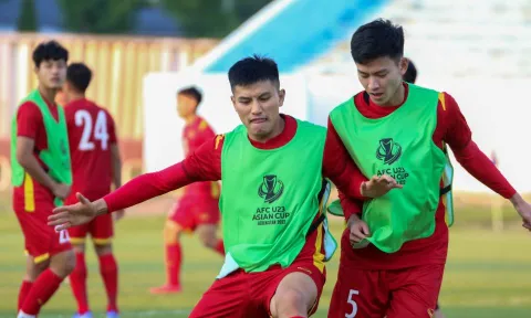 U23 Việt Nam tập buổi đầu tiên tại Tashkent, chuẩn bị cho trận ra quân tại Vòng chung kết U23 châu Á 2022