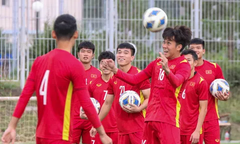 Đội tuyển U23 Việt Nam trở lại sân tập, chuẩn bị cho trận tứ kết gặp U23 Saudi Arabia