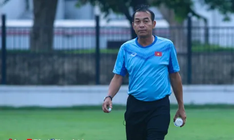 Huấn luyện viên Đinh Thế Nam: "Nếu chỉ chơi phòng ngự, U19 Việt Nam có thể phải trả giá"