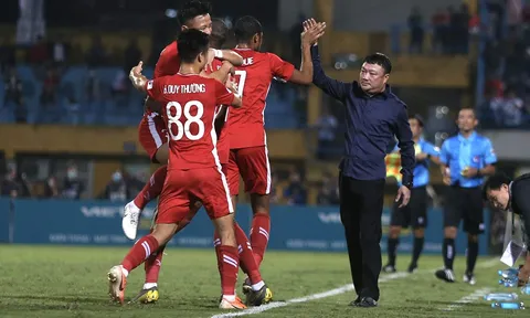 Huấn luyện viên Trương Việt Hoàng chính thức chia tay Viettel FC