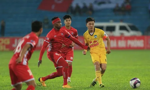 Diego Fagan khoác áo Nam Định ở giai đoạn 2 V.League 2022