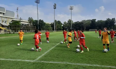 Đội tuyển nữ U18 Việt Nam bắt nhịp với điều kiện sinh hoạt và tập luyện tại Palembang