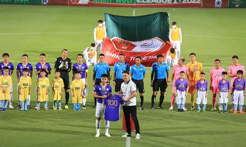 Tiền vệ Đức Huy cán mốc 100 trận thi đấu cho Hà Nội FC ở V.League