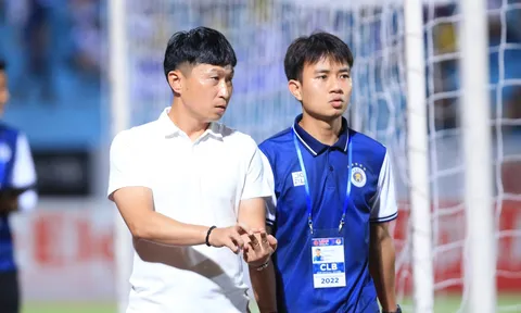 Huấn luyện viên Chun Jae Ho dính COVID-19 trước trận gặp Sông Lam Nghệ An