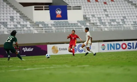 Giải Bóng đá nữ U18 vô địch Đông Nam Á 2022: Thắng Thái Lan, Việt Nam gặp Myanmar tại bán kết