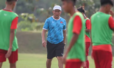 Đội tuyển U16 Việt Nam thận trọng với mặt sân thi đấu Sultan Aung