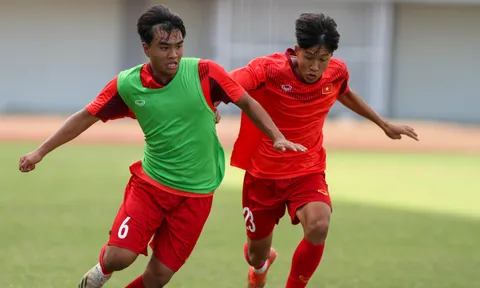 U16 Việt Nam hăng say tập luyện, sẵn sàng cho trận bán kết giải U16 Đông Nam Á 2022