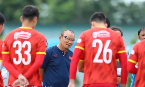 Thầy Park trở lại sân huấn luyện tuyển Việt Nam sau khi dự khán King's Cup 2022