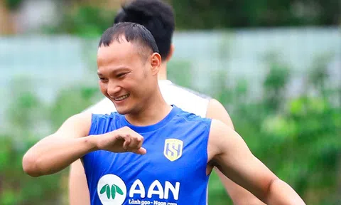 Trọng Hoàng trở lại tập luyện cùng Sông Lam Nghệ An sau 1 năm nghỉ thi đấu vì bệnh cột sống