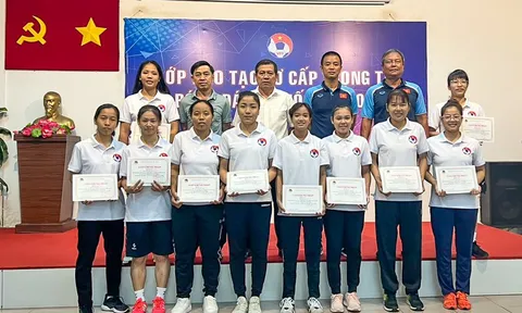 Bế giảng lớp đào tạo sơ cấp trọng tài bóng đá nữ quốc gia 2022