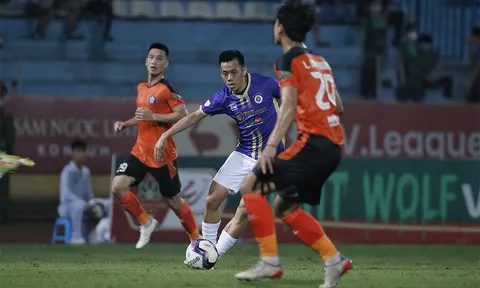 Hà Nội FC đè bẹp SHB Đà Nẵng