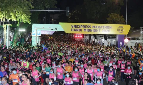 Hơn 10.000 vận động viên tham dự giải chạy VnExpress Marathon Hanoi Midnight 2022