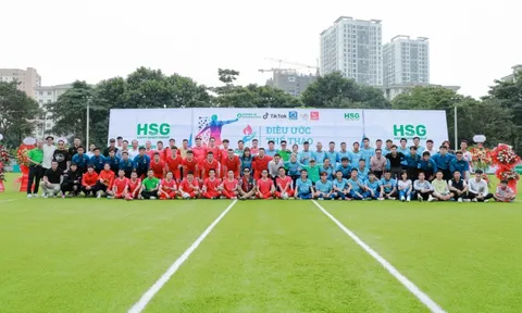 Thủ môn Văn Hoàng tham gia trận đấu từ thiện, giúp đỡ các vận động viên có hoàn cảnh khó khăn