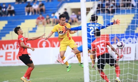 Đàm Tiến Dũng của Đông Á Thanh Hóa có tên trong đội hình tiêu biểu V.League 2022