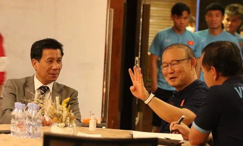 Đại sứ Việt Nam tại Indonesia đến thăm và động viên đội tuyển Việt Nam
