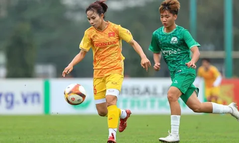 Đội tuyển nữ Việt Nam thi đấu giao hữu với U15 nam Phù Đổng