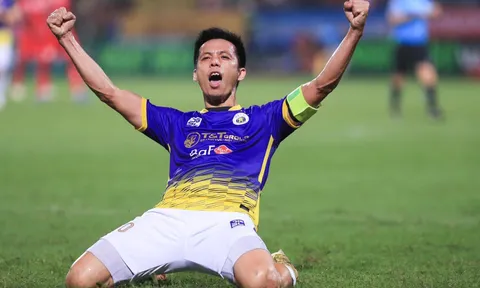 Tiền đạo Nguyễn Văn Quyết cán mốc 100 bàn thắng ở V.League