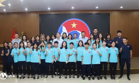 Lãnh đạo VFF động viên đội tuyển U17 nữ Việt Nam