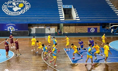 Đội tuyển futsal Việt Nam sẵn sàng cho trận giao hữu đầu tiên gặp chủ nhà Paraguay