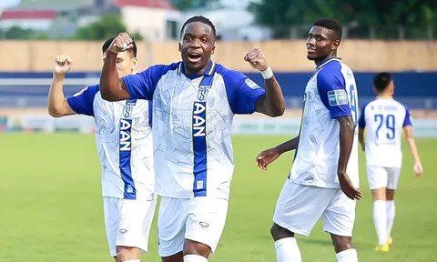 Vòng 11 V.League 2023: Sông Lam Nghệ An thắng trận trong ngày ra mắt huấn luyện viên mới