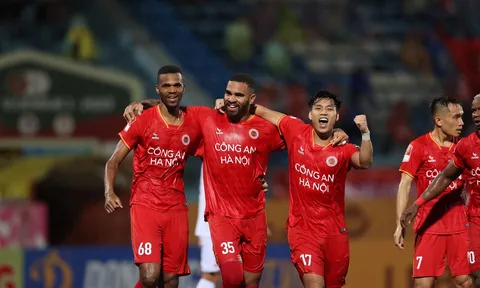 Vòng 12 V.League 2023: Câu lạc bộ Công an Hà Nội vươn lên giành ngôi đầu bảng