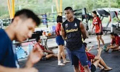 Huyền thoại Muay Thái Buakaw Banchamek đích thân dẫn tuyển Kickboxing Thái Lan dự SEA Games 31