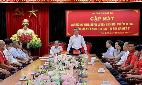 Hòa Bình gặp mặt các vận động viên, huấn luyện viên đội tuyển xe đạp quốc gia tham dự SEA Games 31
