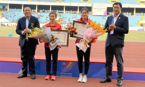 Nguyễn Huy Hoàng, Nguyễn Thị Oanh được đề cử là VĐV xuất sắc nhất SEA Games 31