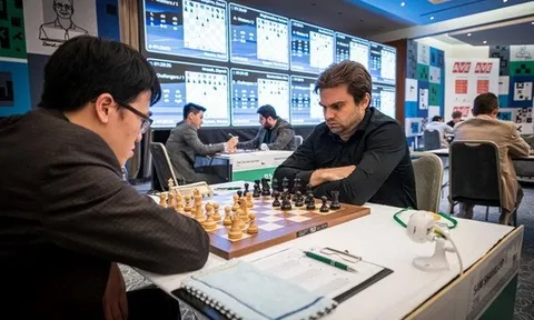 Quang Liêm đang dẫn đầu bảng Prague Masters